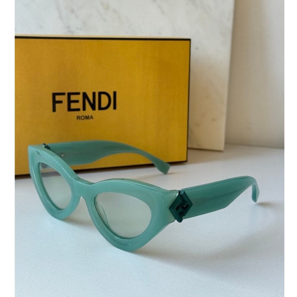 NEW Fendi FE40146I Diamonds Cat Eye Green Sunglasses